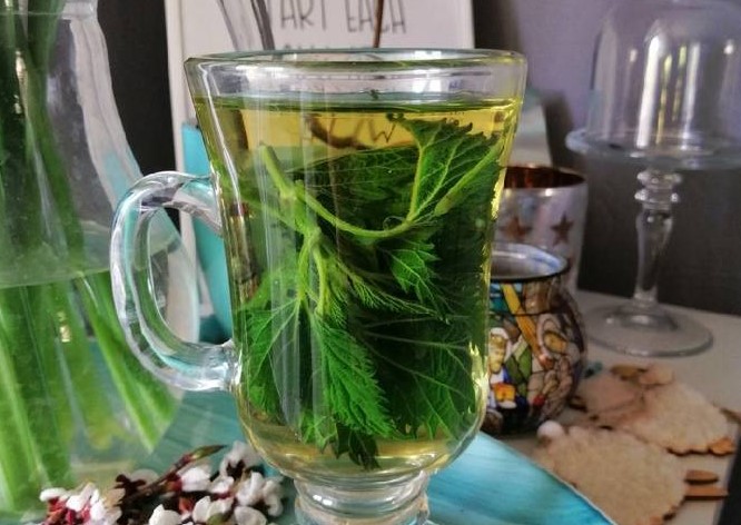 Ceai de urzica facut acasa