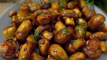 Ciuperci champignon la tigaie