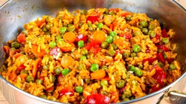 Orez cu legume la tigaie