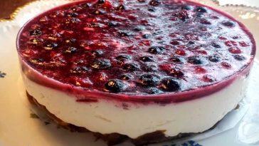 Prajitura dietetica cu fructe