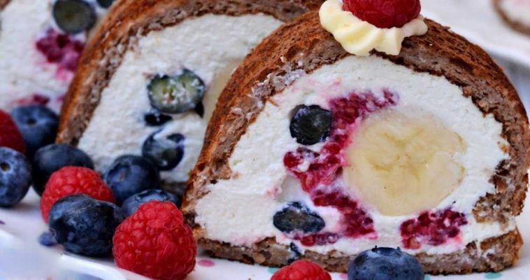 Rulada dietetica cu fructe