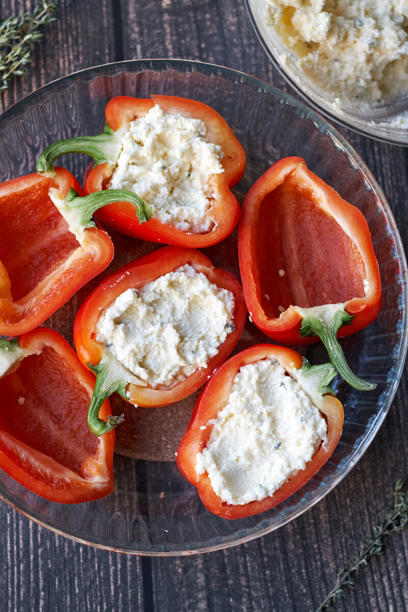 Ardei gras umplut cu brânză la cuptor: o cină sănătoasă și bună