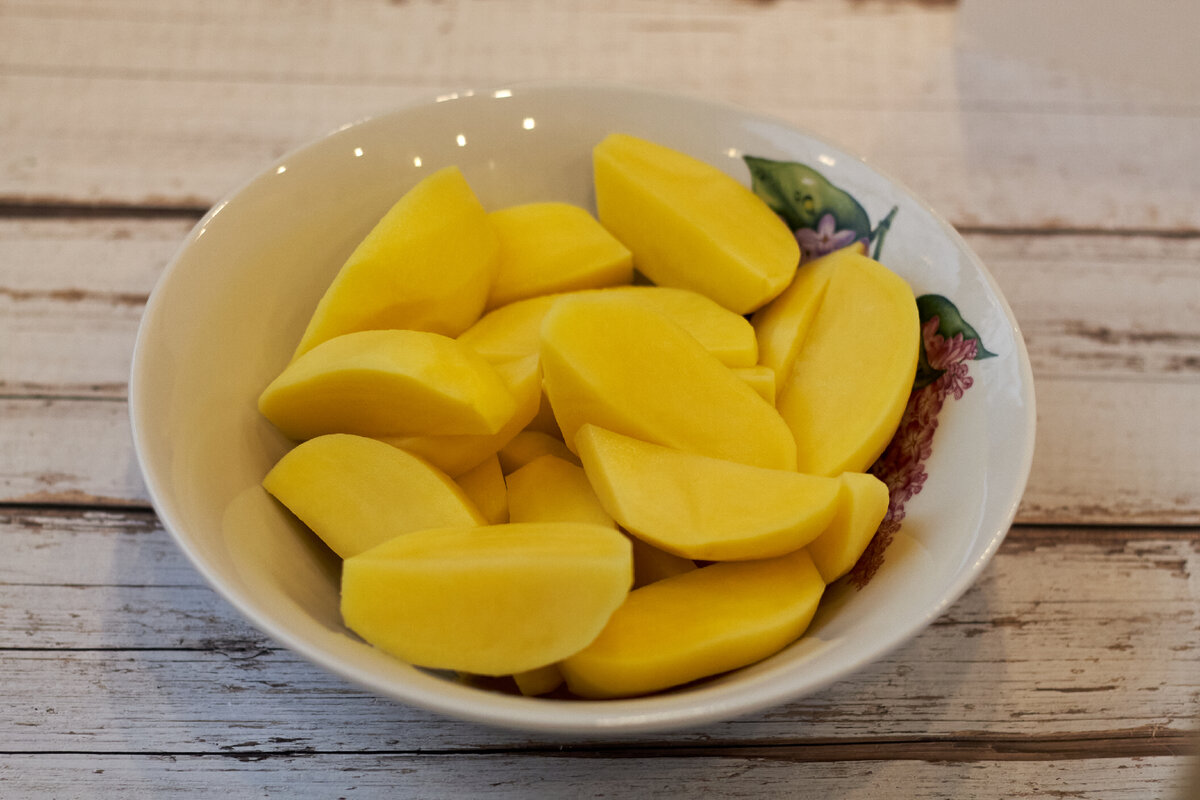 Cartofi copți la cuptor: rumeni și gustoși