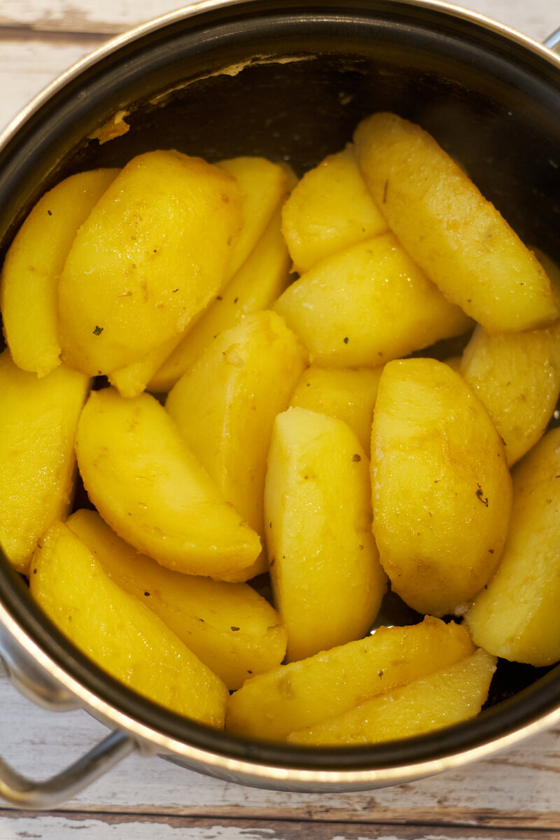 Cartofi copți la cuptor: rumeni și gustoși