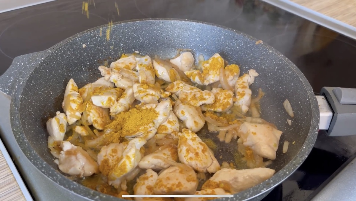 Rețetă couscous pentru cină, totul într-o singură tigaie: mă salvează mereu când nu am timp să gătesc