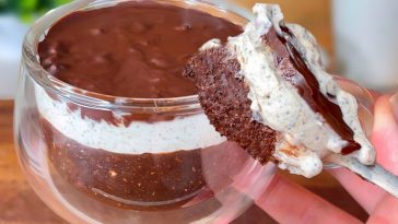 desert cu ciocolata si iaurt