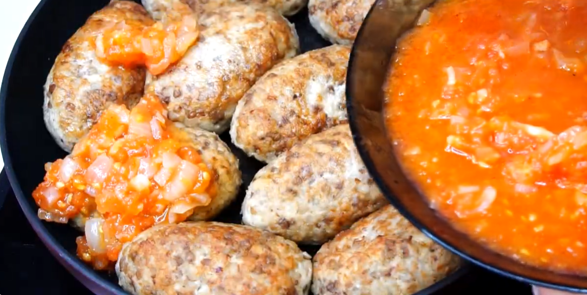 Pârjoale cu carne și hrișcă: o cină rapidă dar sățioasă