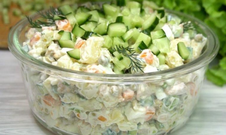 salata cu piept de pui