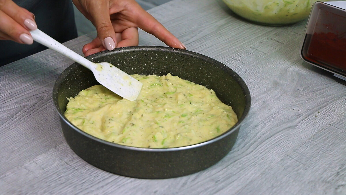 Tartă de dovlecei cu șuncă: prânz sau cină, potrivită și pentru slăbit