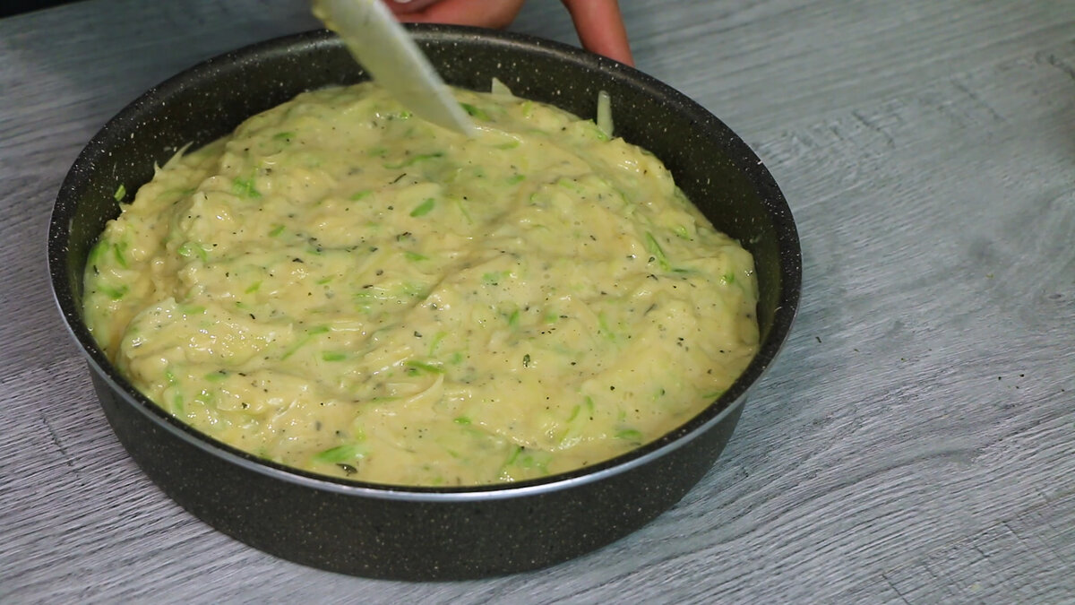 Tartă de dovlecei cu șuncă: prânz sau cină, potrivită și pentru slăbit