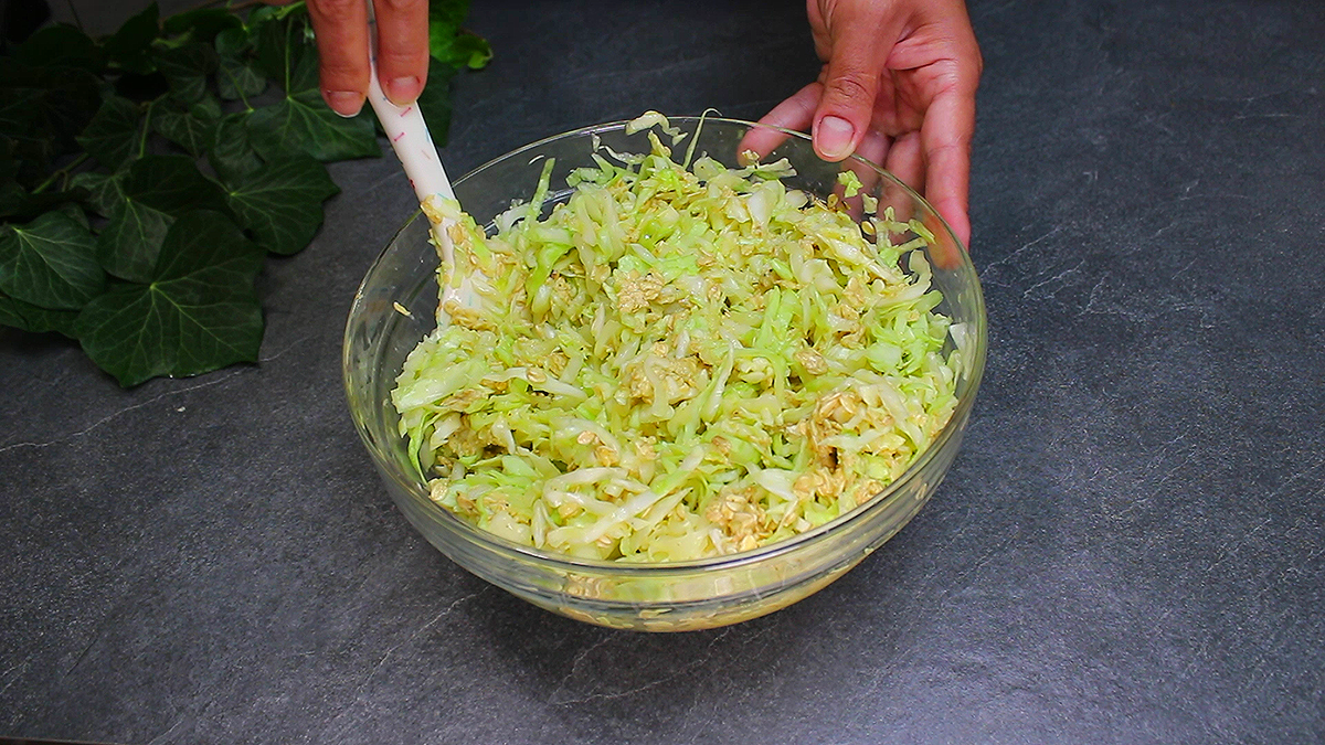 Tartă de ovăz cu varză: pregătesc o cină sau un mic dejun delicios din ingrediente simple