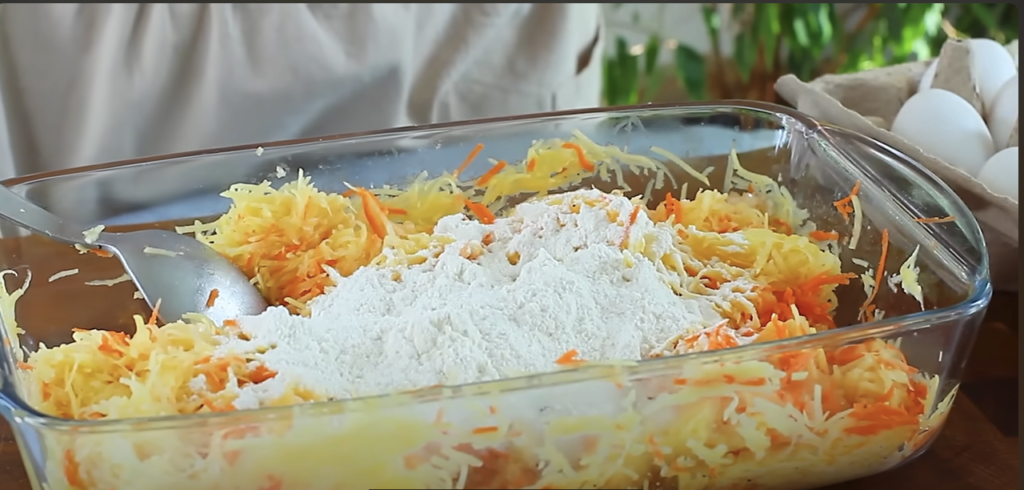 Clătită din cartofi umplută cu carne de pui