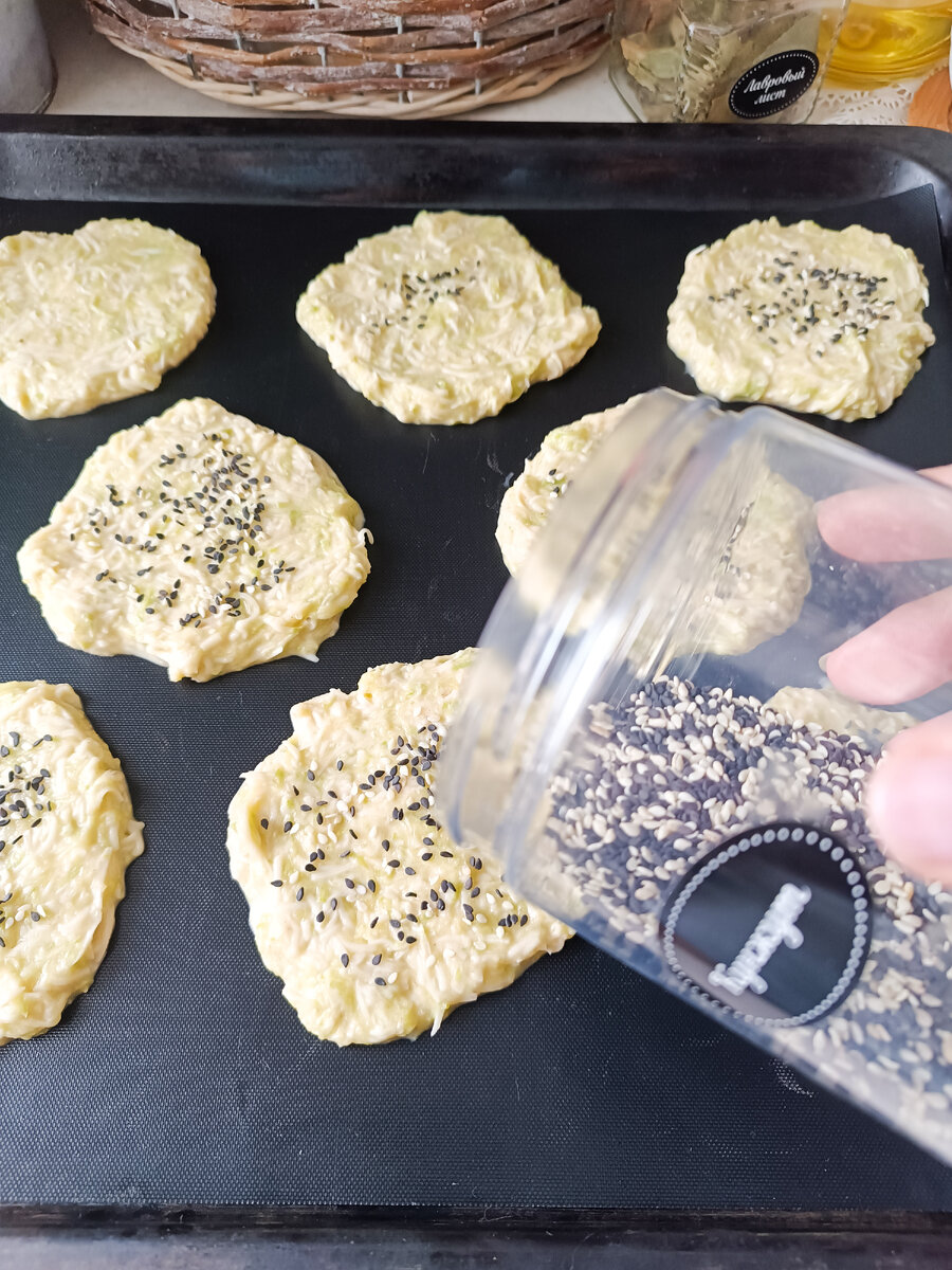 Clătite de dovlecei cu brânză la cuptor