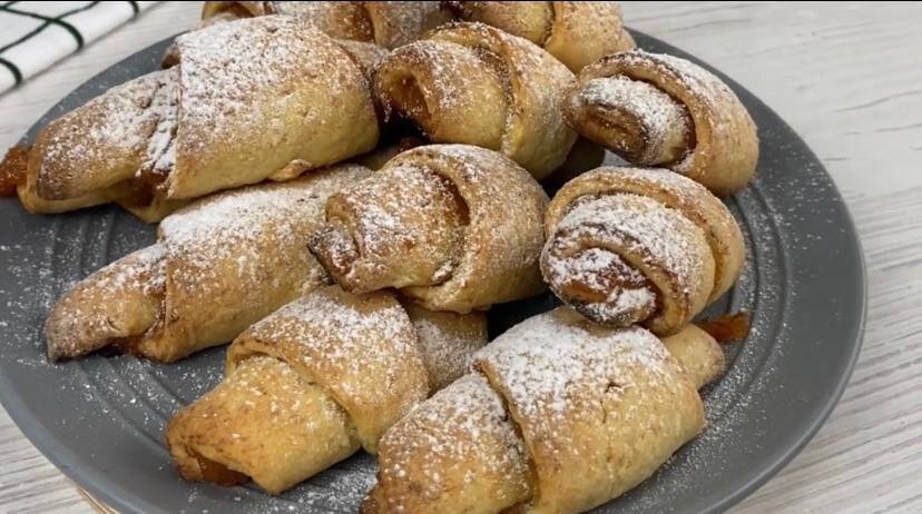 Cornulețe cu aluat pe bază de brânză