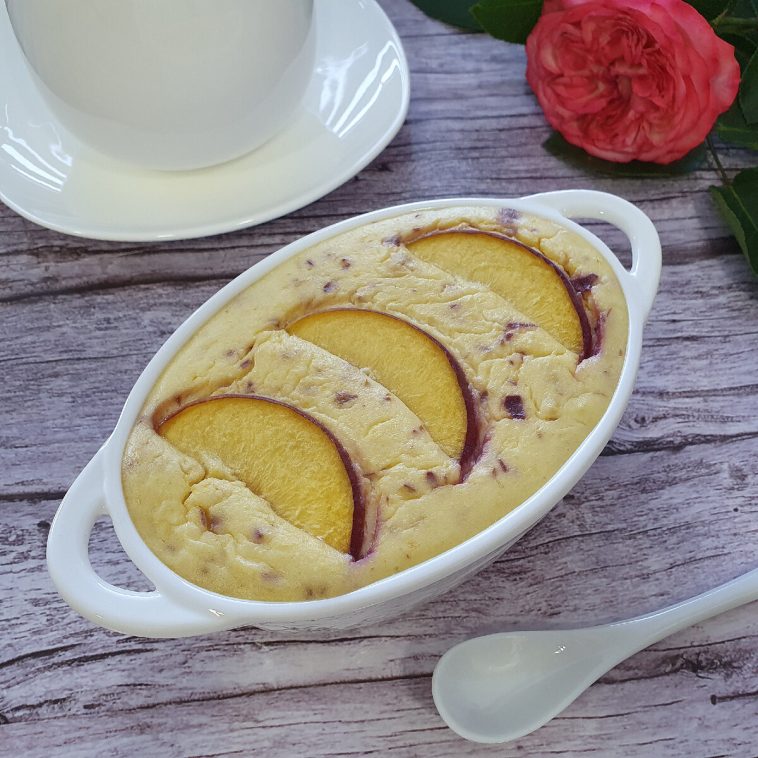 desert cu piersici fara faină sau zahar