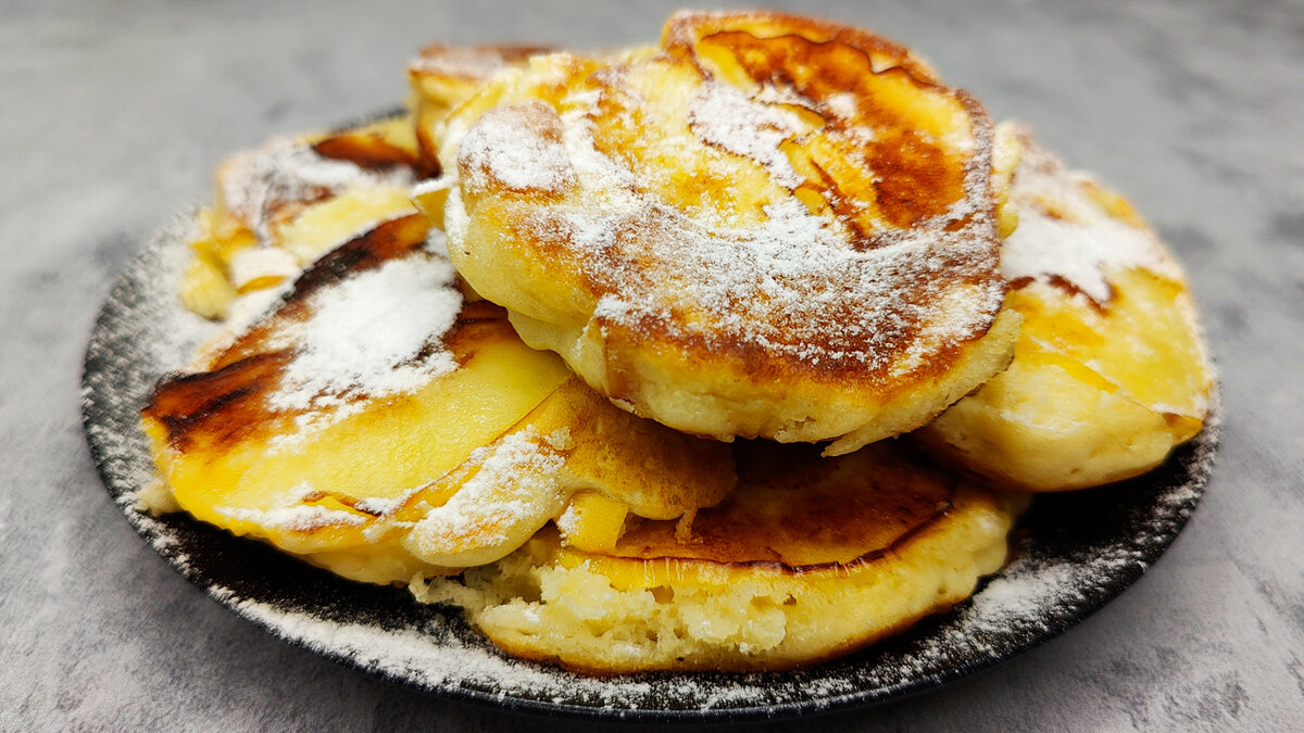 Un desert incredibil de delicios cu mere la tigaie