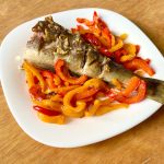 peste cod cu legume la cuptor