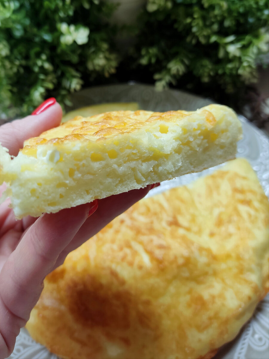 Plăcintă cu brânză de vaci și cașcaval