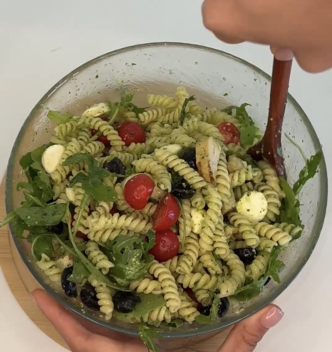 Salată cu paste, gata în 10 minute