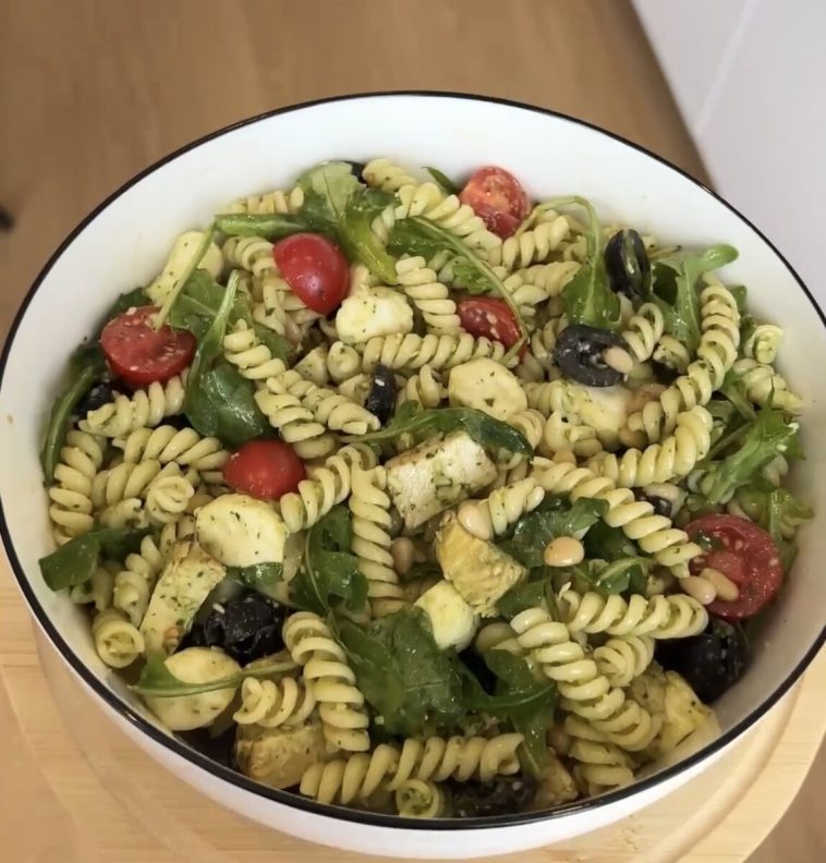 salata sanatoasa de paste
