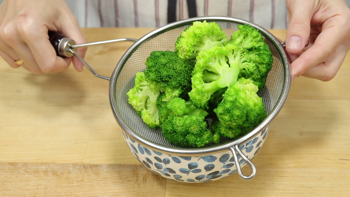 Tartă cu broccoli și somon