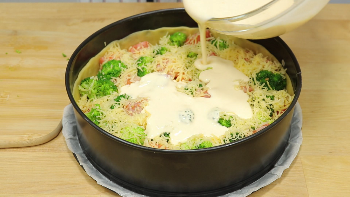 Tartă cu broccoli și somon