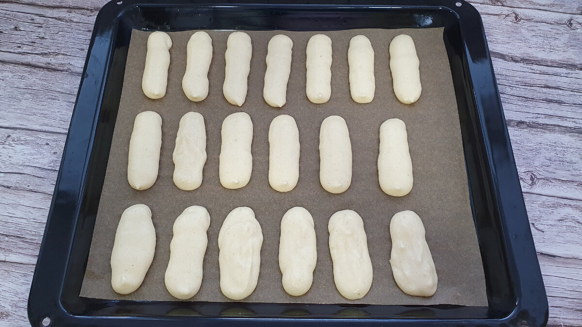Formarea biscuiților savoiardi