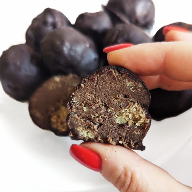 bomboane-bajaderki-turta-dulce-keto