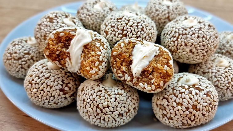 praline cu arahide si curmale