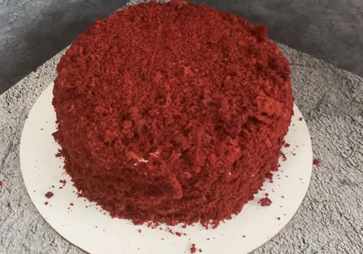 Tort decorat Red Velvet